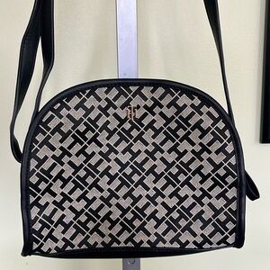 Tommy Hilfiger crossbody